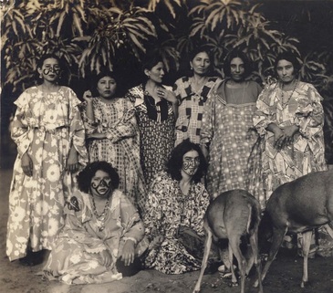 Healing women apushana tribe, Flor Emanuel